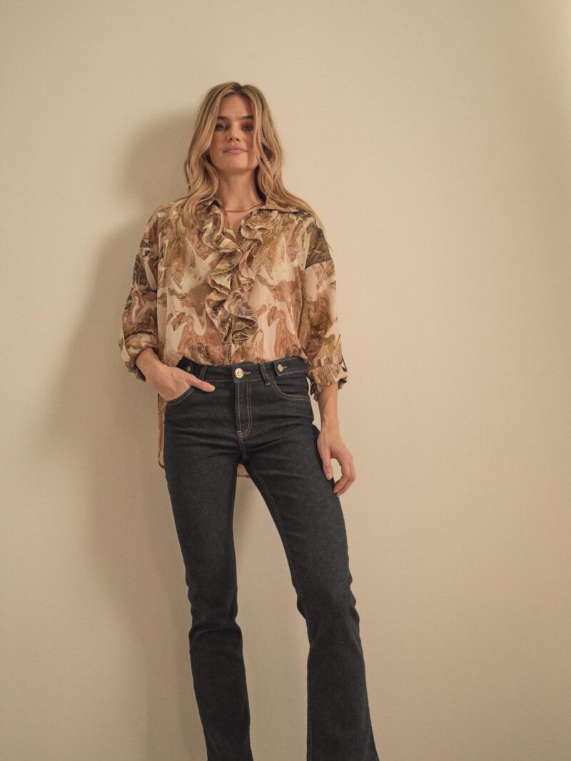 156020 Jelena Voile Marble Shirt – 155000 Ashley Twist Nola Jeans (1)